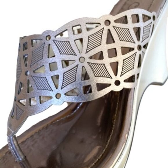 Carlos by Carlos Santana Madison Silver Die-Cut-Out Wedge Thong Sandal Sz7.5 #02 - Picture 8 of 8